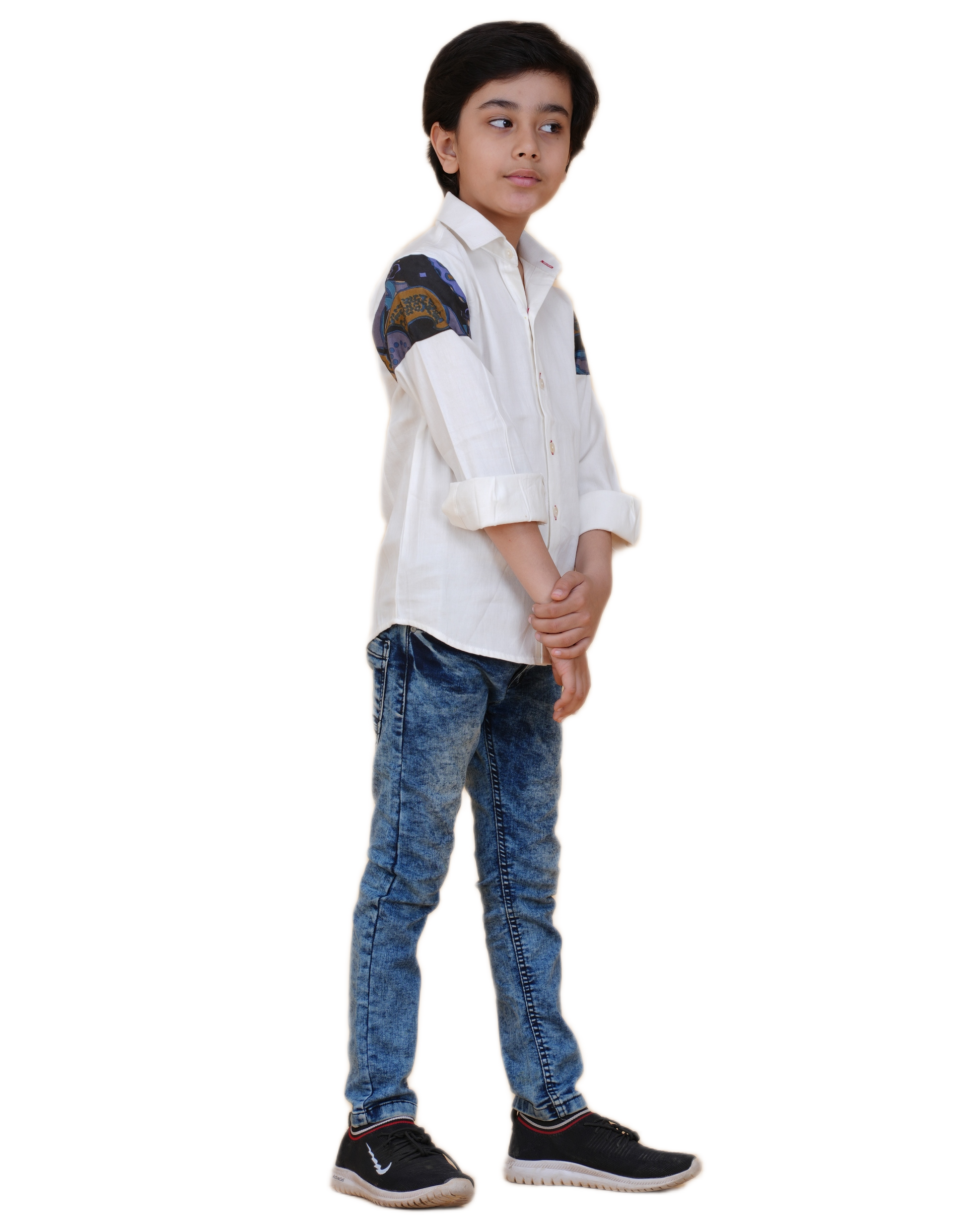 Fashionable White Cotton Shirt for Boys – Stylish Patch Print (Ages 5-12 Years)