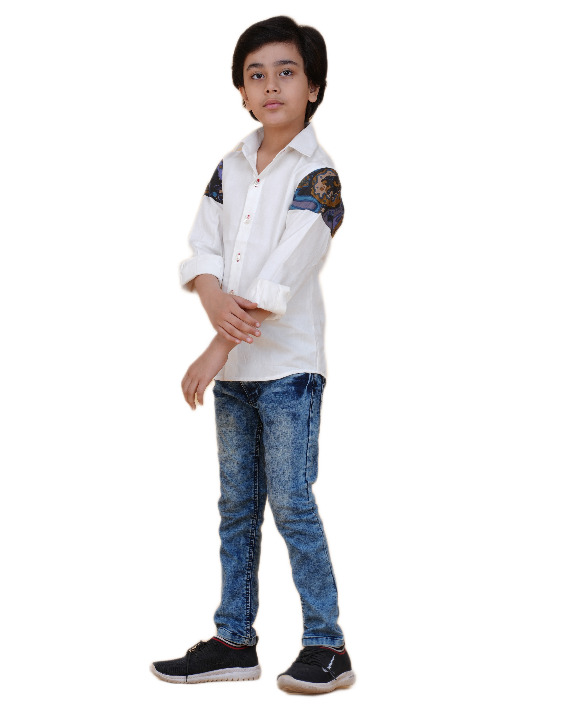 Fashionable White Cotton Shirt for Boys – Stylish Patch Print (Ages 5-12 Years)